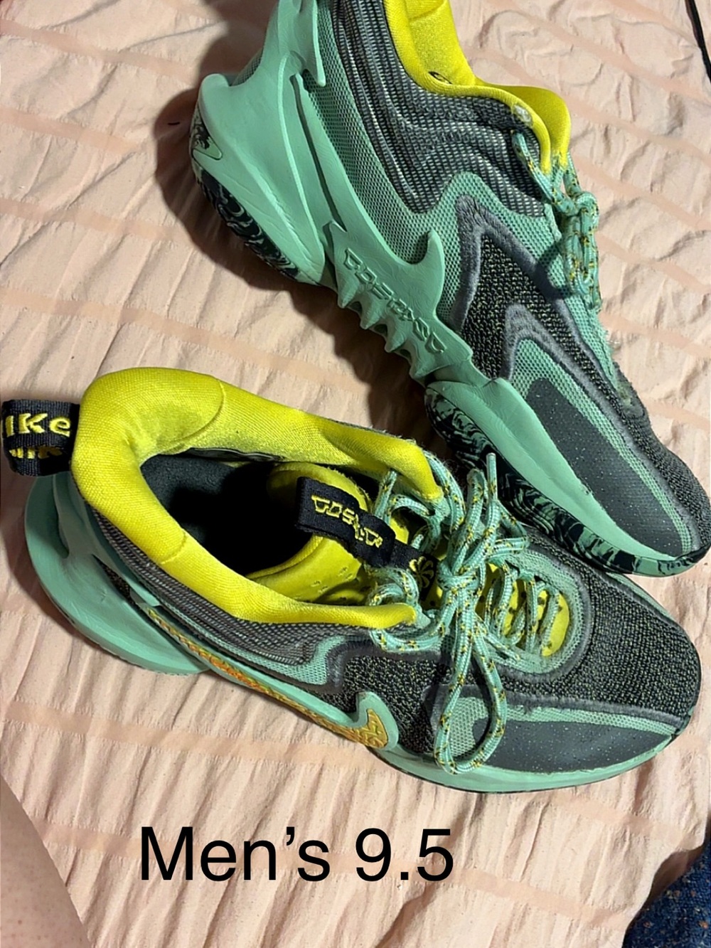 Nike Mint Green & Yellow Running Sneakers